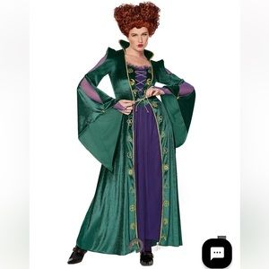 Women’s Hocus Pocus costume.